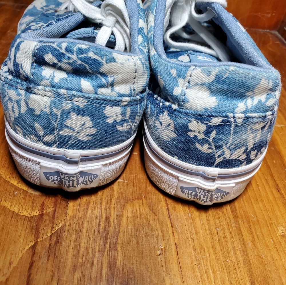 Vans - Picture 3 of 4